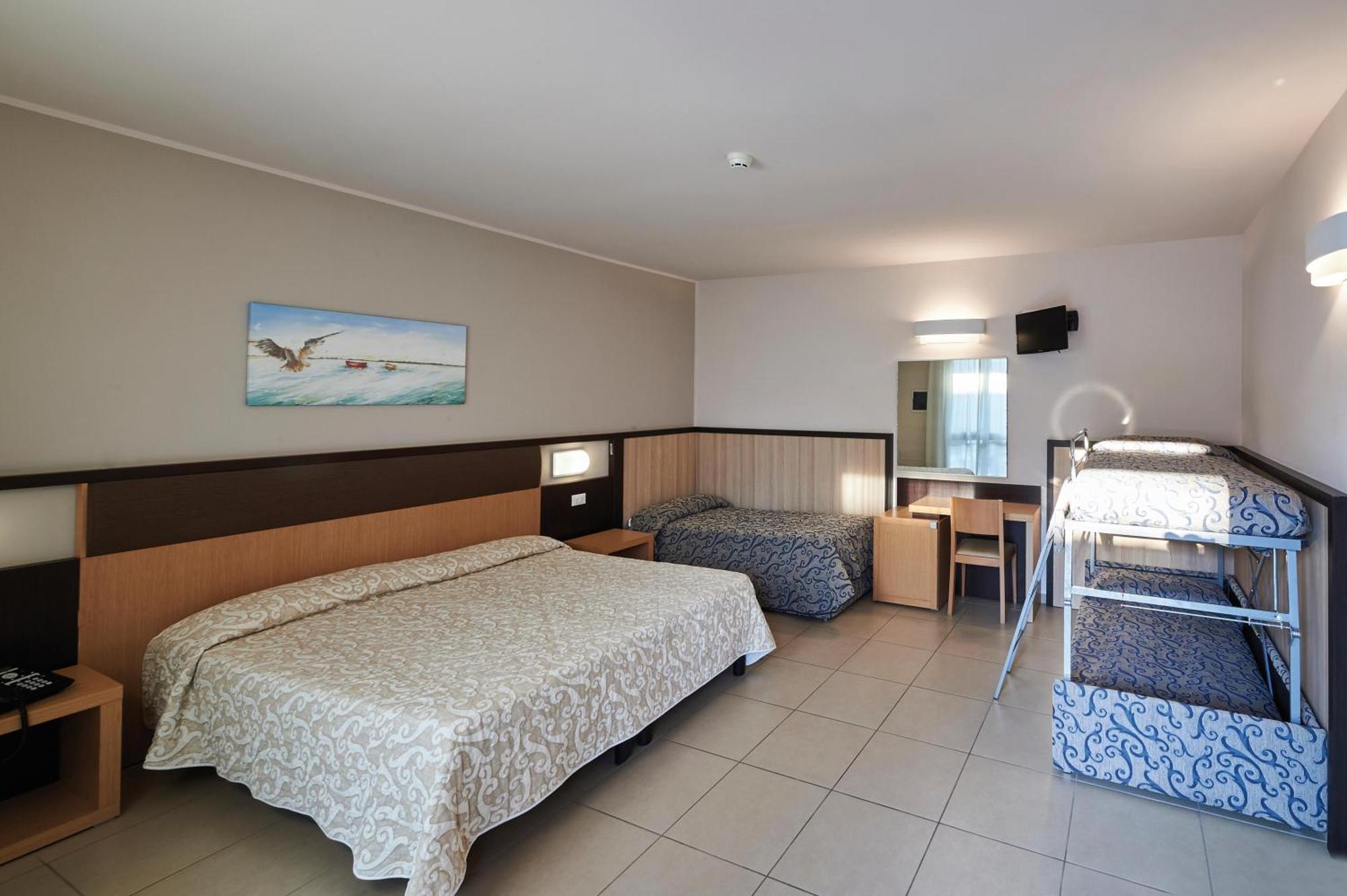 Riva Marina Resort - Cdshotels Каровіньйо Екстер'єр фото