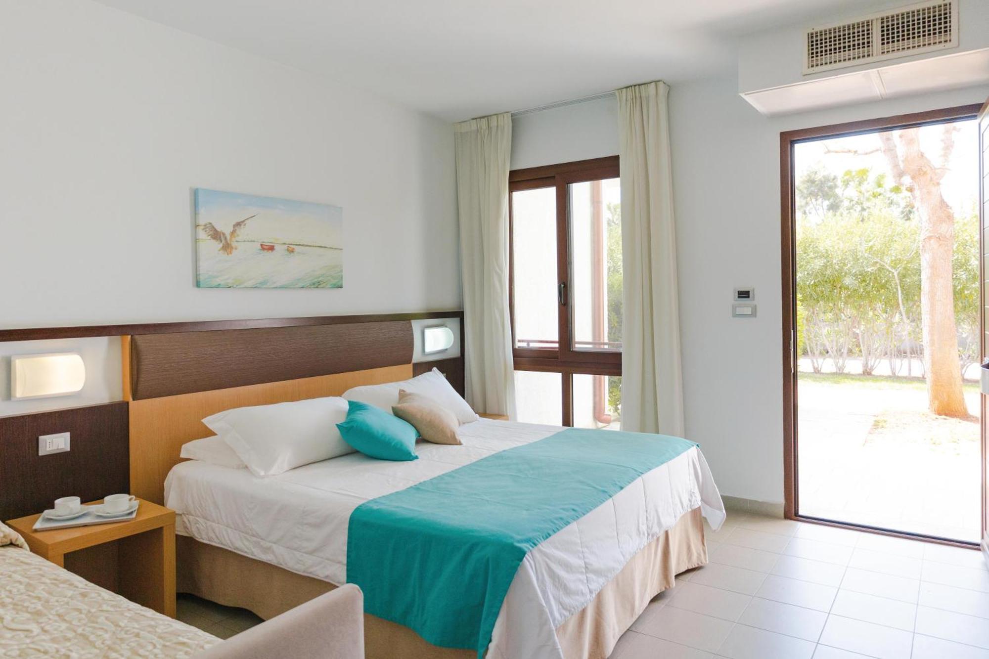 Riva Marina Resort - Cdshotels Каровіньйо Екстер'єр фото