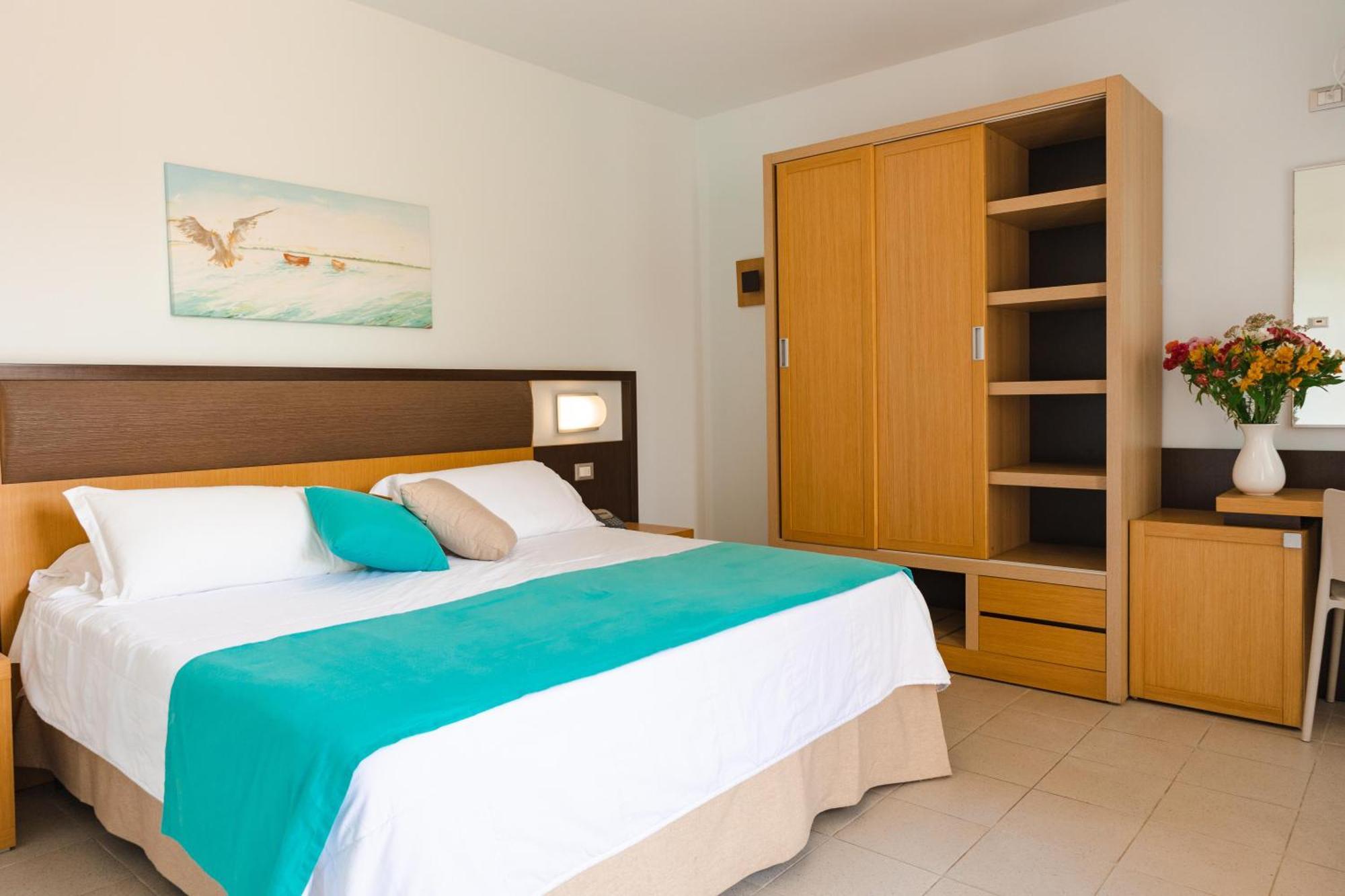 Riva Marina Resort - Cdshotels Каровіньйо Екстер'єр фото