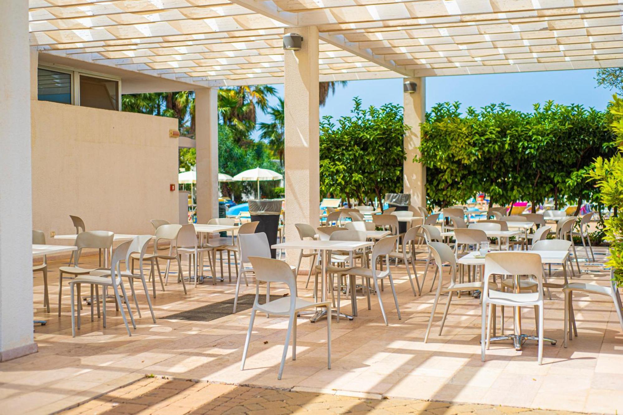 Riva Marina Resort - Cdshotels Каровіньйо Екстер'єр фото